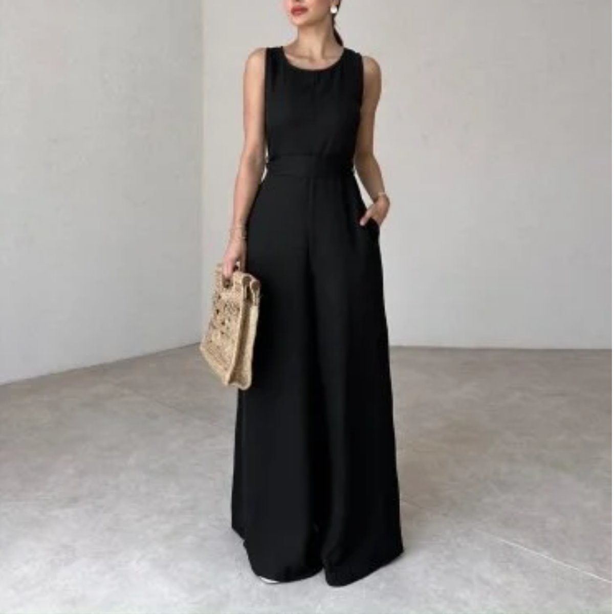 Round Neck Sleeveless Wide-leg Jumpsuit